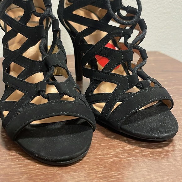 Report Women’s High Heels - Picture 10 of 11